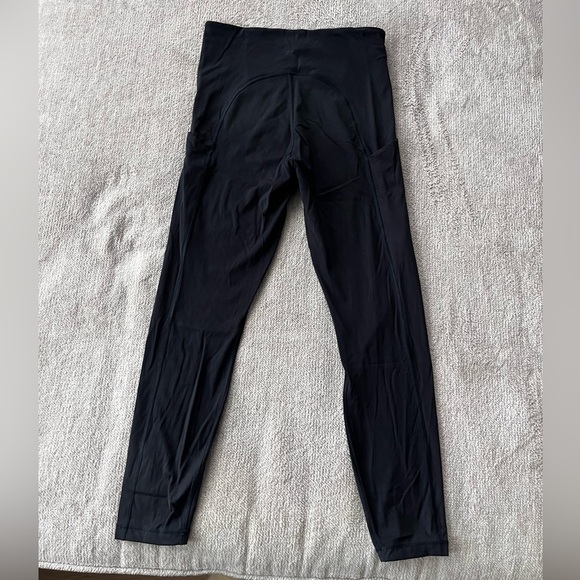 Athleta Ultimate Stash Pocket 7/8 Tight in SuperSonic, BLACK SIZE S - Picture 4 of 4